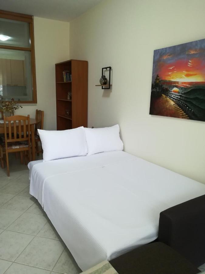 Apartment Ey Zhn Nea Chili Екстер'єр фото